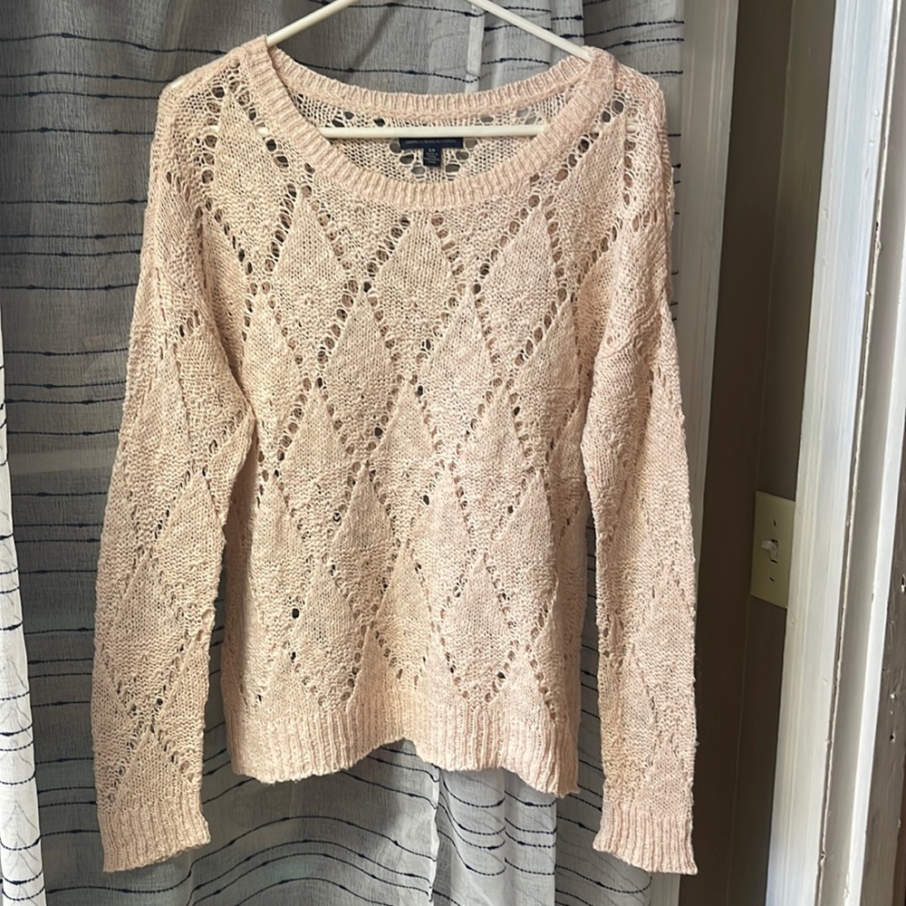 Dusty pink. Large woven sweater. Very lightweight
